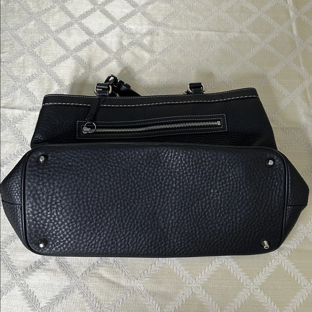 Elegant COACH Black Leather Tote Bag - Picture 8 of 12